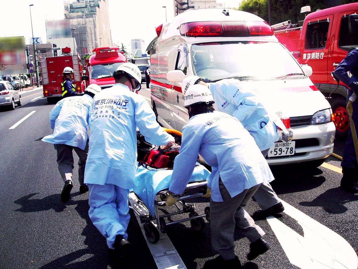 geiger_warning's tweet photo. 【速報】東京 救急車ひっ迫アラート🚨
8月9日8時30分に救急車ひっ迫アラートが発表されました。救急車の到着に時間がかかっています。必要な人のもとに救急車が早期に到着できるよう、救急車の適時・適切な利用にご協力をお願いします。救急車？病院？迷ったら＃７１１９にご相談ください。 https://t.co/FKz3UO43nz