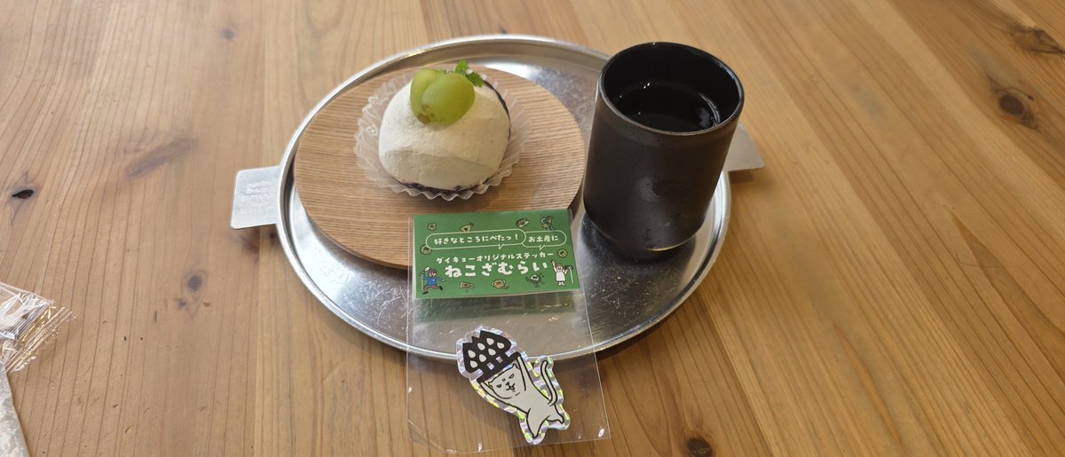 caqquccimo1223's tweet photo. 昨日は友達に福岡のグルメツアーの案内頼んでご当地グルメ堪能して楽しすぎた！
鉄板王におはぎのはぎトッツォ、丸星ラーメンにあいすまんじゅう🎵
他にも梅乃枝餅や酢もつとめっちゃ満足！
今日は全国ツアー2026福岡公演day2!
吉田綾乃クリスティーを笑顔で送るで！😁知らんけど… https://t.co/yQcIpZ9tgn