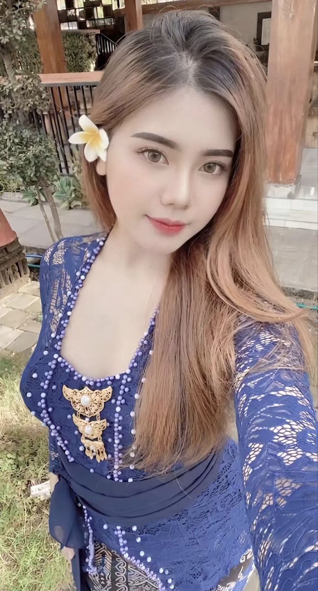aurelia_KPop's tweet photo. Lewat TL kalian ga frend? 😭 Boleh kok drop foto kalian pakai kebaya atau baju adat ya?? Kali aja ada yg berjodoh 🙏  dan apa bener bsa naikkan 500 impressi  verifi 😭 https://t.co/tF06XNtxcf