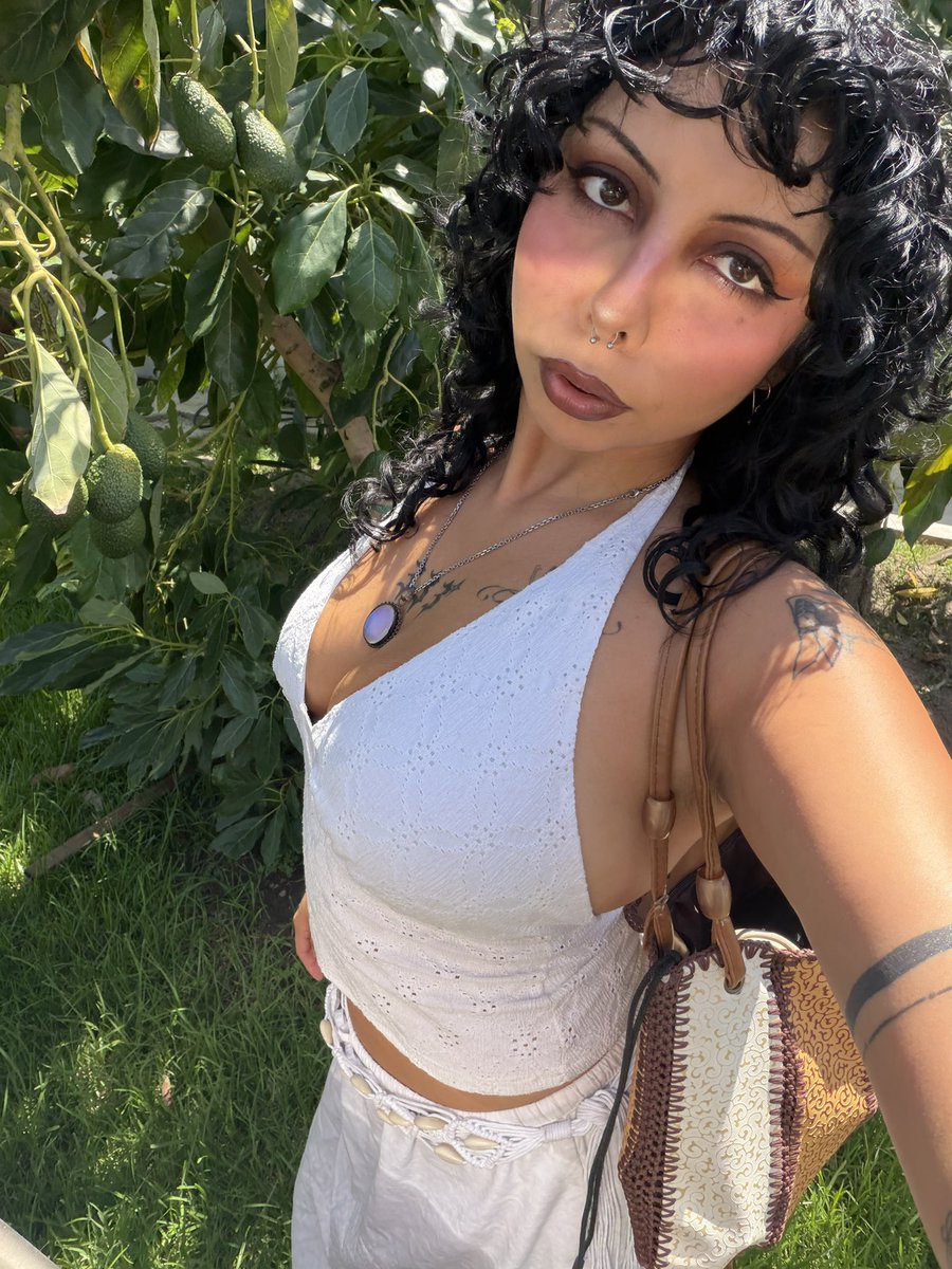 hunnydrip's tweet photo. solita 🤍🏹🤍 https://t.co/Vkb08mo0rp
