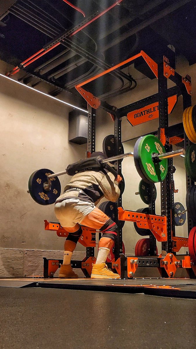 hugeericdilauro's tweet photo. The Safety Front Squat Bar isn't a crutchโit's a precision leverage tool. Shifting the center of mass locks your torso vertical and drives 100% of the mechanical load straight to quads. ๐ฆพ
โ๐execution breakdown on IG (link in comments) ๐
โ#Quads #LegDay #TheProtocol #FrontSquat https://t.co/j0pkPj4Vd9