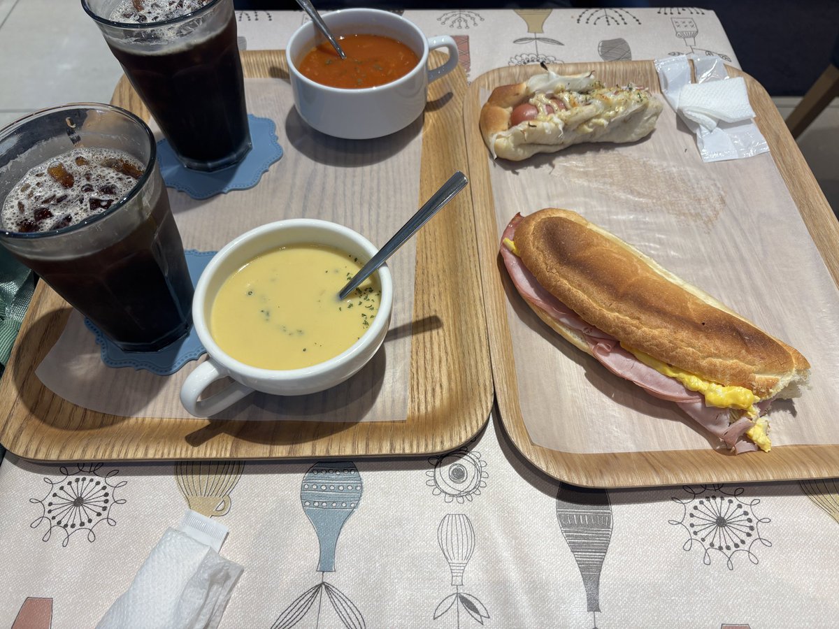 yukko178's tweet photo. 高知最後の朝食は、久しぶりの🍞
市内は今日からすごい賑わってなんだろうなーって思いながら、次の目的地へ🚃
#山雅サポ高知遠征 https://t.co/1F4xXbxglD