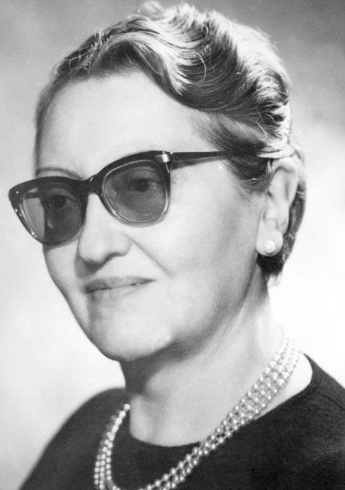 RenzoVaccarezza's tweet photo. El 9 de agosto del año 1897 nació en Chillán Marta Brunet, escritora y novelista, premio Nacional de Literatura en 1961. https://t.co/6YH8VDrbnR