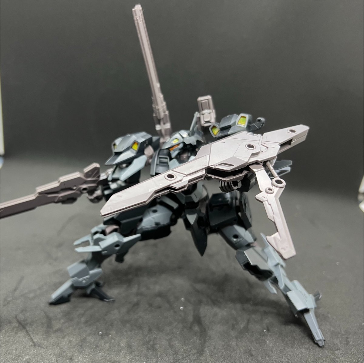 ReZELfazz's tweet photo. 30mmゼノヴァルト完成！
見た目もだけど武器もそっくりよね https://t.co/cUJdRfkXQy