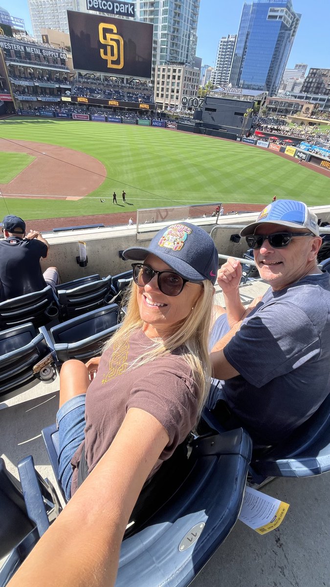 kircooper's tweet photo. #forthefaithful @Padres https://t.co/so0AjrZEXS