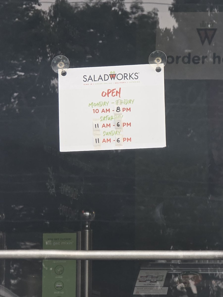 Partycrasher609's tweet photo. @saladworks this location closes earlier than what is posted on the websites https://t.co/jyF9cjKMeL