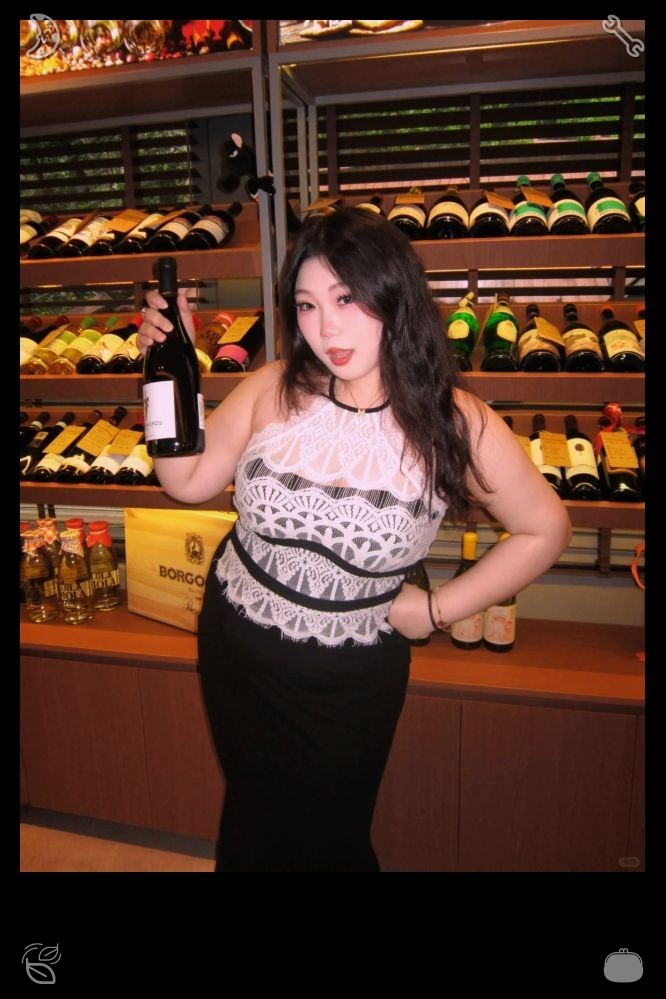 pepemonmar14's tweet photo. Now in his later years, Ethan settles onto the bench next to Daisy, gently clasping her hand with a warm smile. "Your mother would have been so proud," he tells her. "Proud of the person you've grown into, proud of the path you're continuing." Daisy grins softly and gives a https://t.co/4OwSB436PR
