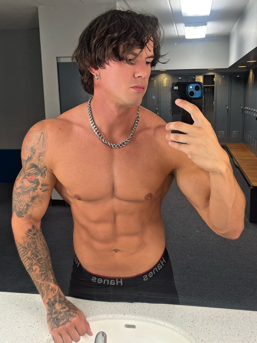 drewflexx2278's tweet photo. Get your FREE trial tonight on OF!!!
Only a few spots left 😜🍆💦

https://t.co/Bw0hsDRo38 https://t.co/c7xkwBaJeC
