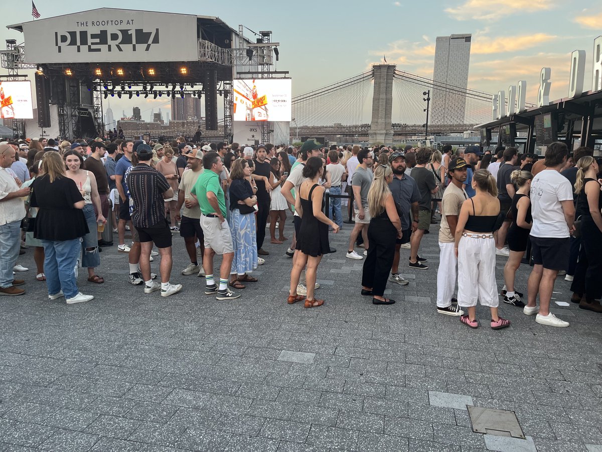 doubleplayball's tweet photo. Catching one of your fav bands with the Brooklyn Bridge as a back drop. https://t.co/tgSIHMaaMP