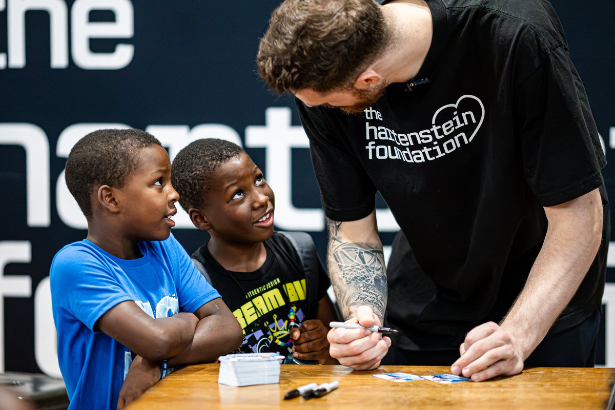 okcthunder's tweet photo. Students got ready for the school year with Isaiah and the Hartenstein Foundation at today's Back-to-School Bash, a celebration for over 300 students filled with school supplies, fun and activities 🙌 https://t.co/7VHvWe51EN