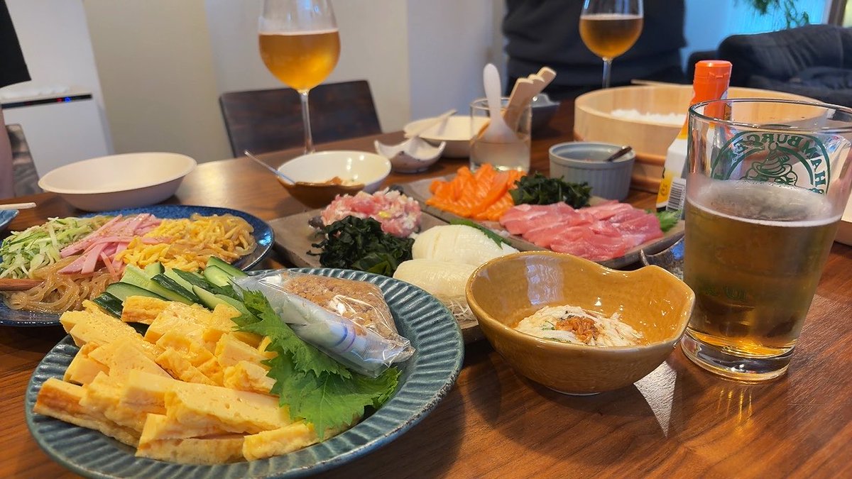 ytk33's tweet photo. 今日のホムパは手巻き寿司🍣 https://t.co/SZNxbStNgK
