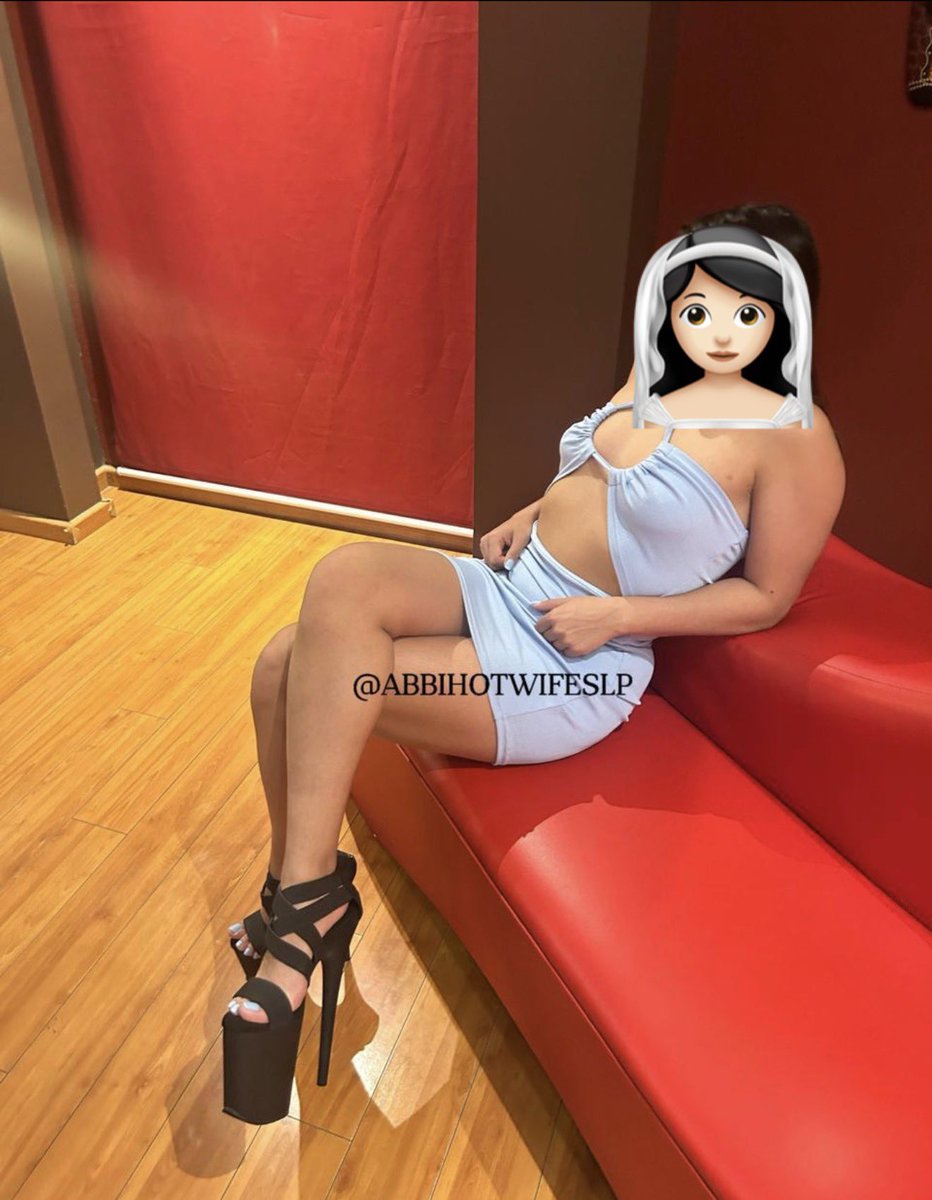 ABBIHOTWIFESLP's tweet photo. ¿Vestido azul para una cita: aprobado o reprobado? 💙 https://t.co/l7YnvRdkMX