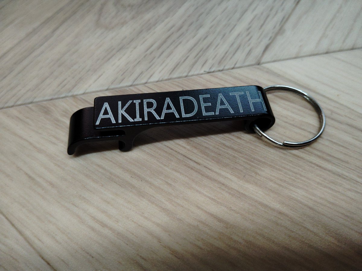 AKIRADEATH190's tweet photo. 昨日の #TDOH2026
#AKIRADEATH のライブの時に、
最前でモッシュに揉まれながら耐えているお客さんに、感謝の意味で「AKIRADEATH名入りビールオープナー」をプレゼントしました。
いつか物販で~と思ったのですが、ほとんどのライブ会場は缶だしな…と自己完結で没に(笑)
アクキーの方が良いのかな? https://t.co/utSztOvGNn