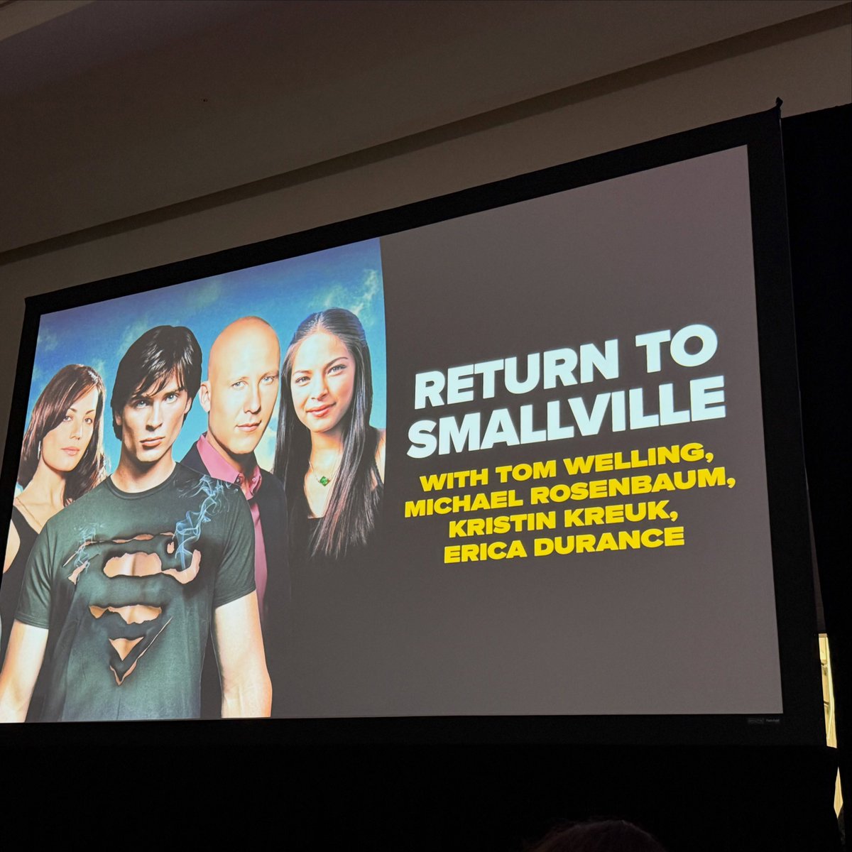 PortalEricaBRA's tweet photo. EU NÃO TAVA PREPARADO PRA ISSO! 🗣️🔥

​A Erica Durance simplesmente resolveu juntar a elite de Smallville na Fan Expo Boston e quase derrubou a internet! Avisa que é ela! 🗣️❤️

​​📸/🎥 Reprodução / @solomisfit1
Siga @PortalEricaBRA para ver mais conteúdos e surtos da nossa musa! https://t.co/8Vz3x1bQXe