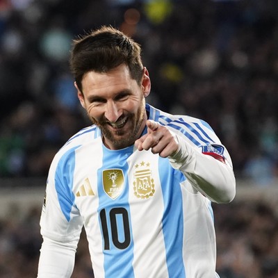 LGaraylp's tweet photo. mis condolencias messi...... https://t.co/5ilLgnApJu