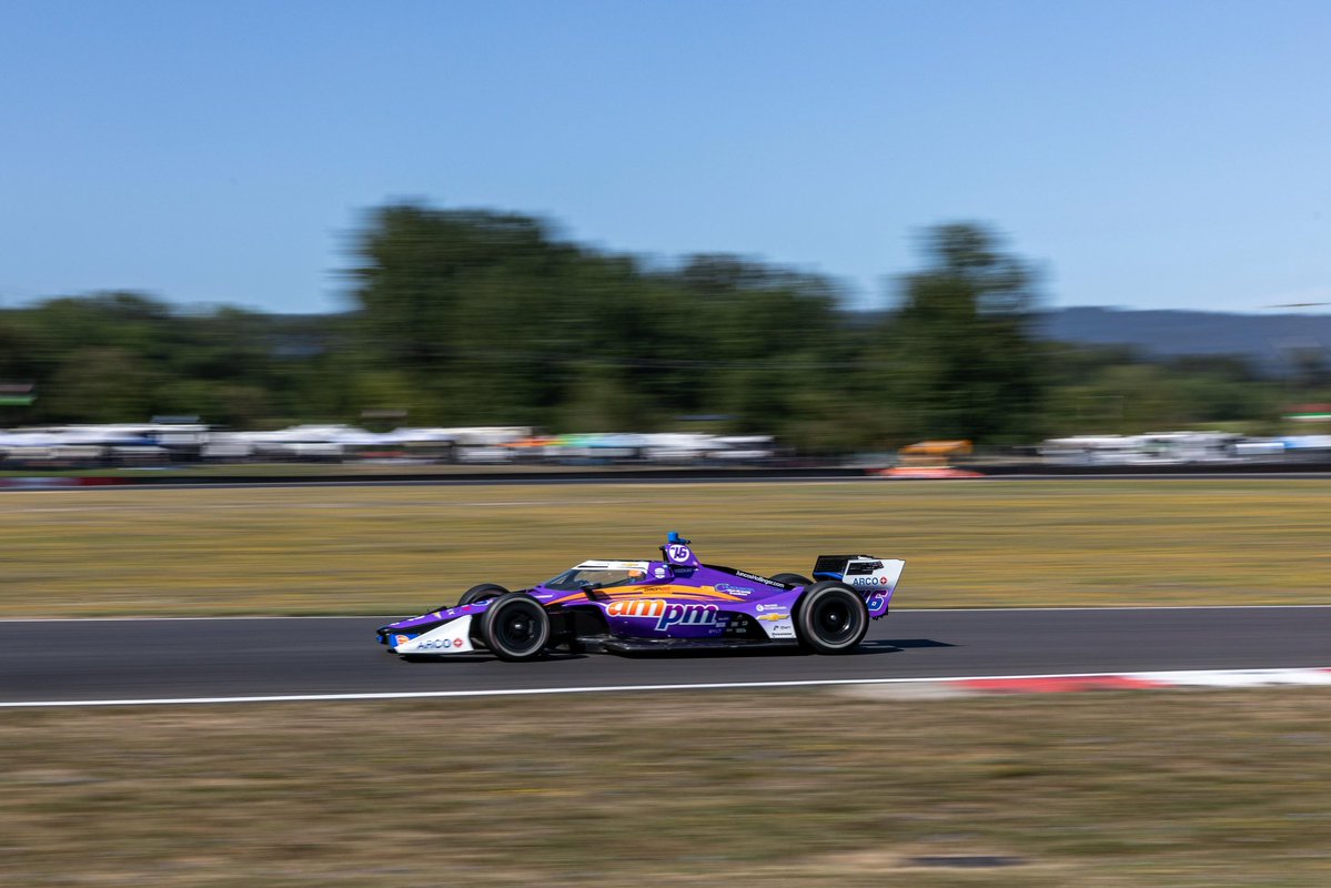 juncoshollinger's tweet photo. Rinus is through to the Fast 6! 🔥

#GoJHR #IndyCar https://t.co/OfhWcWZHCs