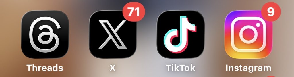 brzchaa's tweet photo. kalau disuruh korbanin satu apps, kalian bakal uninstall yg mana? https://t.co/8mXVvZyv2j