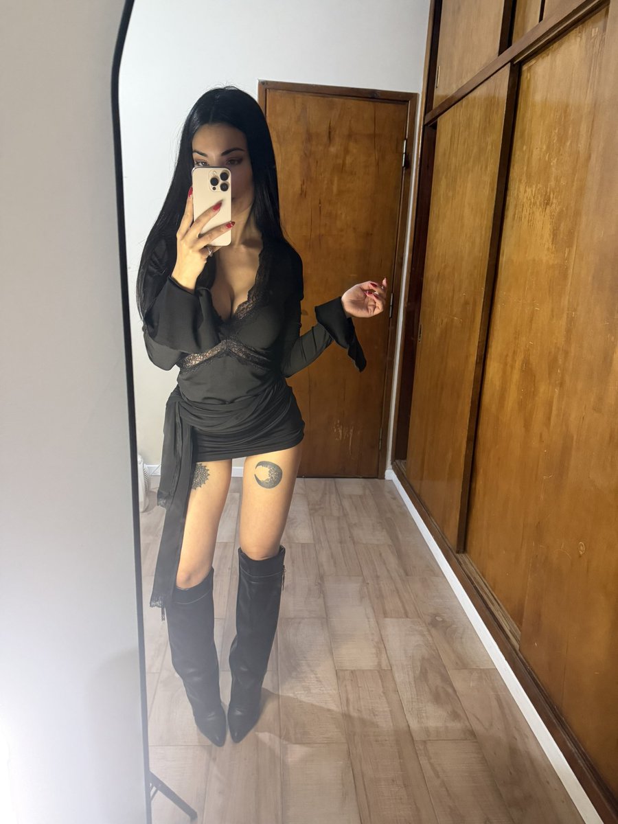 privateplayv's tweet photo. Saturday 🤍✨🤭 

#black  #pretty #girls #party https://t.co/FFpdplXmoa