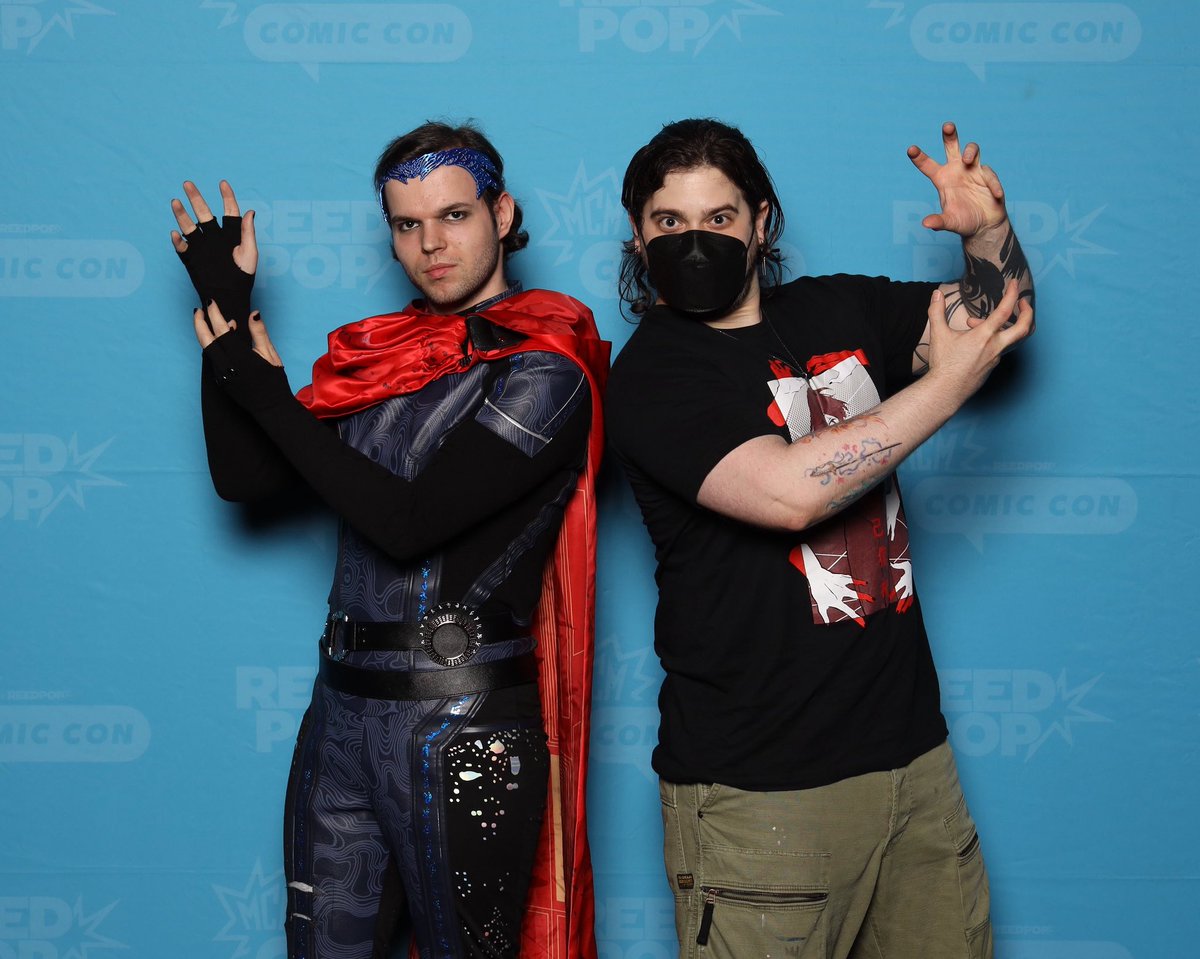 TheMannus's tweet photo. Throwback to London Comic Con. Cosplaying my fav hero, with my fav VA and Smosh member. https://t.co/rEIbHpR64l