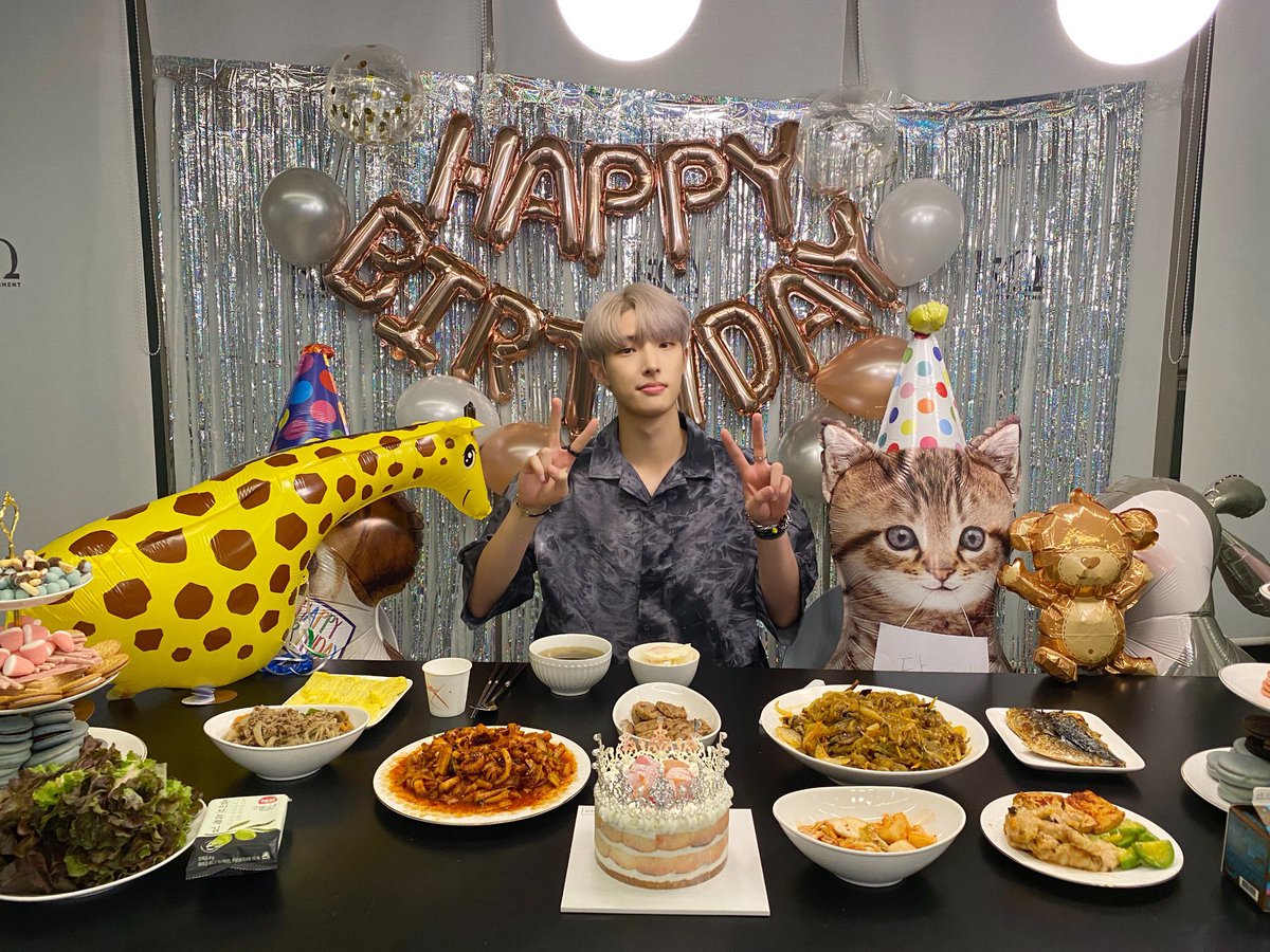 starryateezxo's tweet photo. Happy Birthday, Mingi! 🥳🎉 Wishing you endless happiness, love, and beautiful moments always. Thank you for bringing so much joy into our lives. Love you always 🥹🫶

OUR LOVE FOR MINGI
#BornToShineMingi
#민기공주_생일축하 https://t.co/QaVZUEh3dz