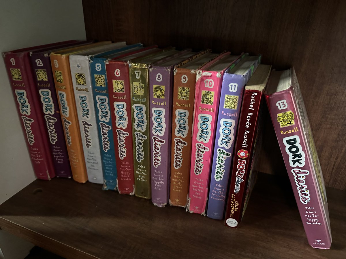 junglicized's tweet photo. i was the biggest dork diaries fan. i collected all the books and even made fan art that i submitted to the dork diaries website lol https://t.co/3N8Fjawtyj