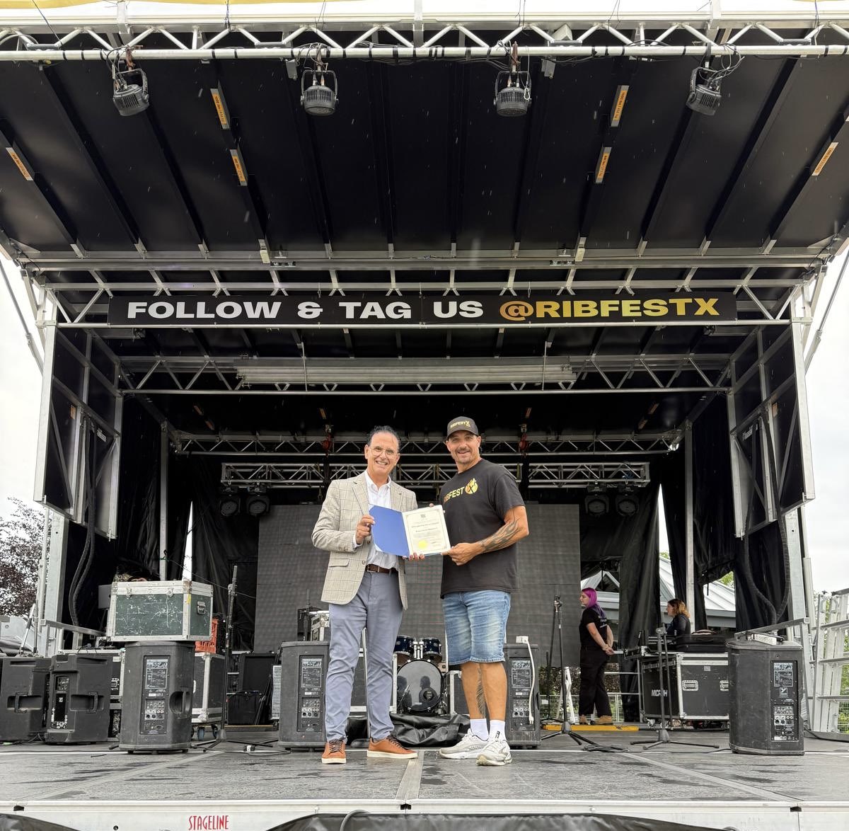 RudyCuzzetto's tweet photo. A little rain couldnโt dampen the fun at Ribfest in #PortCredit! Great to see so many people out at Memorial Park enjoying award-winning BBQ, live music, local vendors, and family fun. Thanks to the organizers and vendors for another great summer event in Port Credit! #MississaugaLakeshore
Read more:
https://t.co/qZjRiqtaUU
