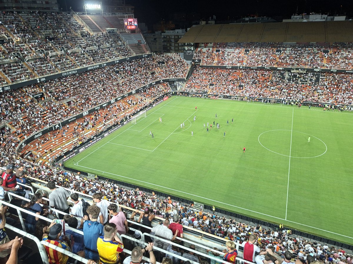 DopvdK's tweet photo. Wat een bak. Doodzonde dat deze tegen de vlakte gaat... Zo blij dat ik deze nog hebben kunnen bezoeken✅️

Valencia CF - Newcastle Utd 1-2
#valenciacf #newcastleunited #groundhopping https://t.co/488UN6wxVW