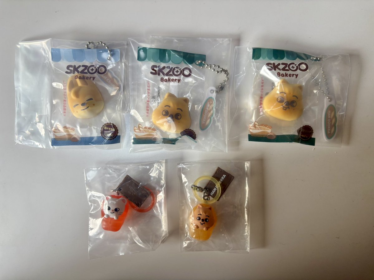 1ee_lo25's tweet photo. straykids スキズ skzoo ガチャ ベーカリーチャーム ソロキャンプ めじるしアクセサリー 交換 買取

【譲】
🍞➞ウルフチャン🐺、ハンクオッカ🐿×2
🏕➞ジニレット🦙、ハンクオッカ🐿

【求】
交換➞🍞🏕共にリービット🐰
買取➞定価（400円）+送料

郵送希望📮
お気軽にお声掛けください🙌🏻 https://t.co/grEJA4fuKN