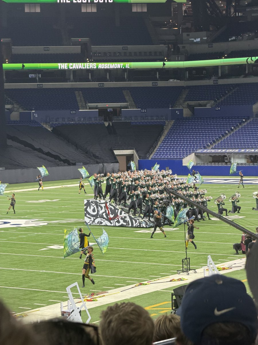 LarsonLoopers's tweet photo. First ever DCI event and it’s a blast! https://t.co/utRlUPgb1n