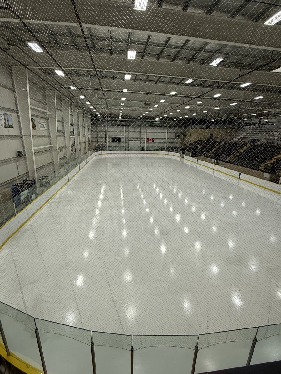 SmaielDanny's tweet photo. Beautiful time of year… still warm
out and the ice being installed!
#boldcenter #laclabiche #freshice https://t.co/qot9ljpiXh