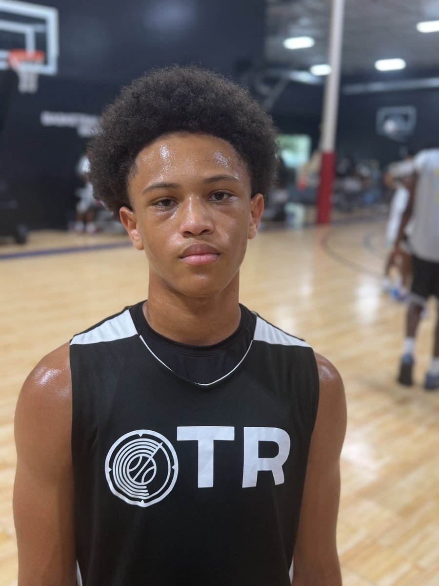 bigsloan32's tweet photo. Coach Harold Baber (St. Francis Episcopal), has the best 2030 Big/PG combo in Houston as 6’8 Kamsi Nwobodo &amp; 6’0 Hunter Newkirk were outstanding today at the @ExposureOtr #FreshmanOrientation https://t.co/lJfw6TIeCp