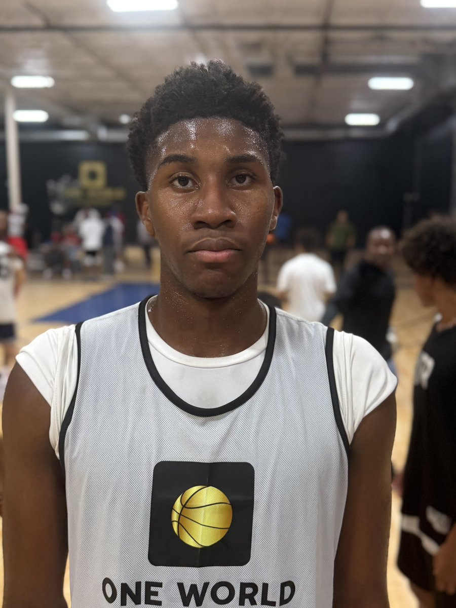 bigsloan32's tweet photo. Coach Harold Baber (St. Francis Episcopal), has the best 2030 Big/PG combo in Houston as 6’8 Kamsi Nwobodo &amp; 6’0 Hunter Newkirk were outstanding today at the @ExposureOtr #FreshmanOrientation https://t.co/lJfw6TIeCp