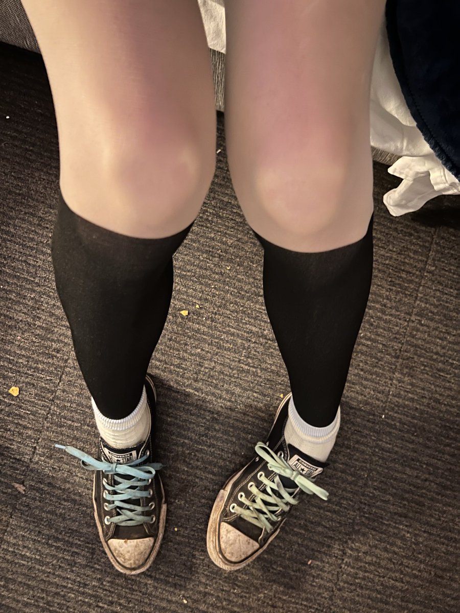 Minalovdsocks's tweet photo. Layering my socks over sheer pantyhose today 🖤 Do you like the contrast?
#PantyhoseAndSocks #SocksOverTights #KneeHighSocks #LayeredSocks #ThighHighAesthetic https://t.co/I1YqKqliXD