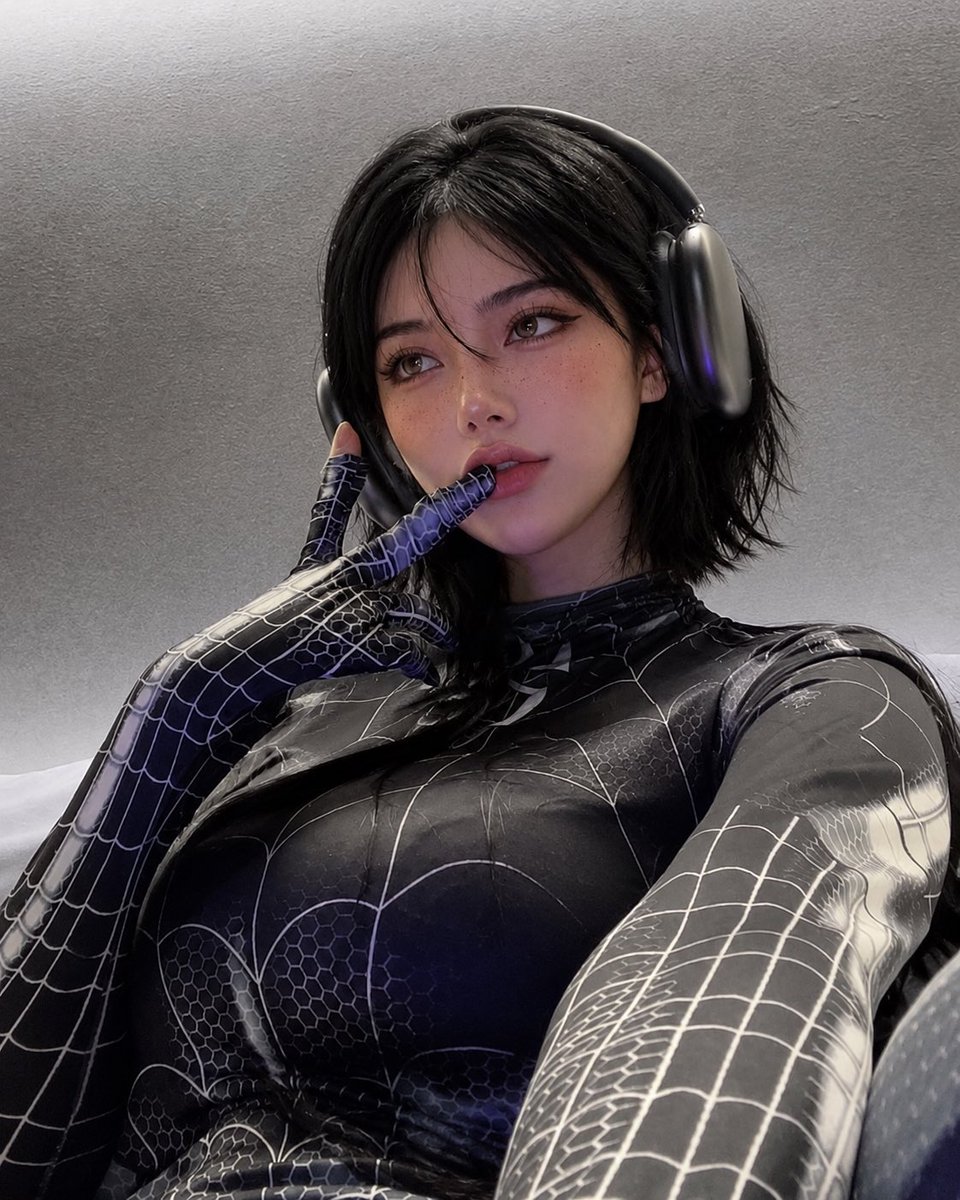 CristySave's tweet photo. I want your web 🕷️ https://t.co/2CauMWhHbk