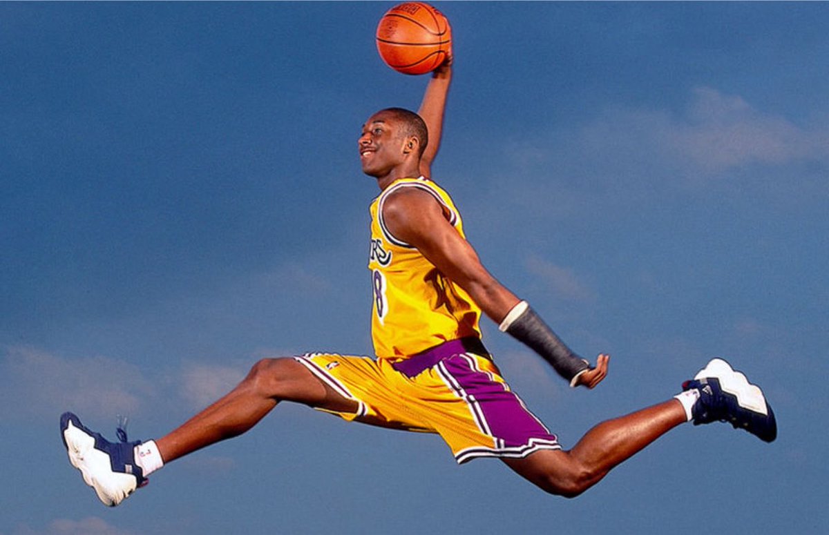 LakeShowYo's tweet photo. Kobe Bryant is my favorite player ever 🐐 https://t.co/ADxf1sIuV9
