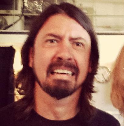 matineeidyll's tweet photo. @DaveGrohllywmj @diddyboone @foofighters @SoldierField @qotsa Watching the 204862nd scammer barely trying to pass themselves off as Dave https://t.co/miljTfQtPF