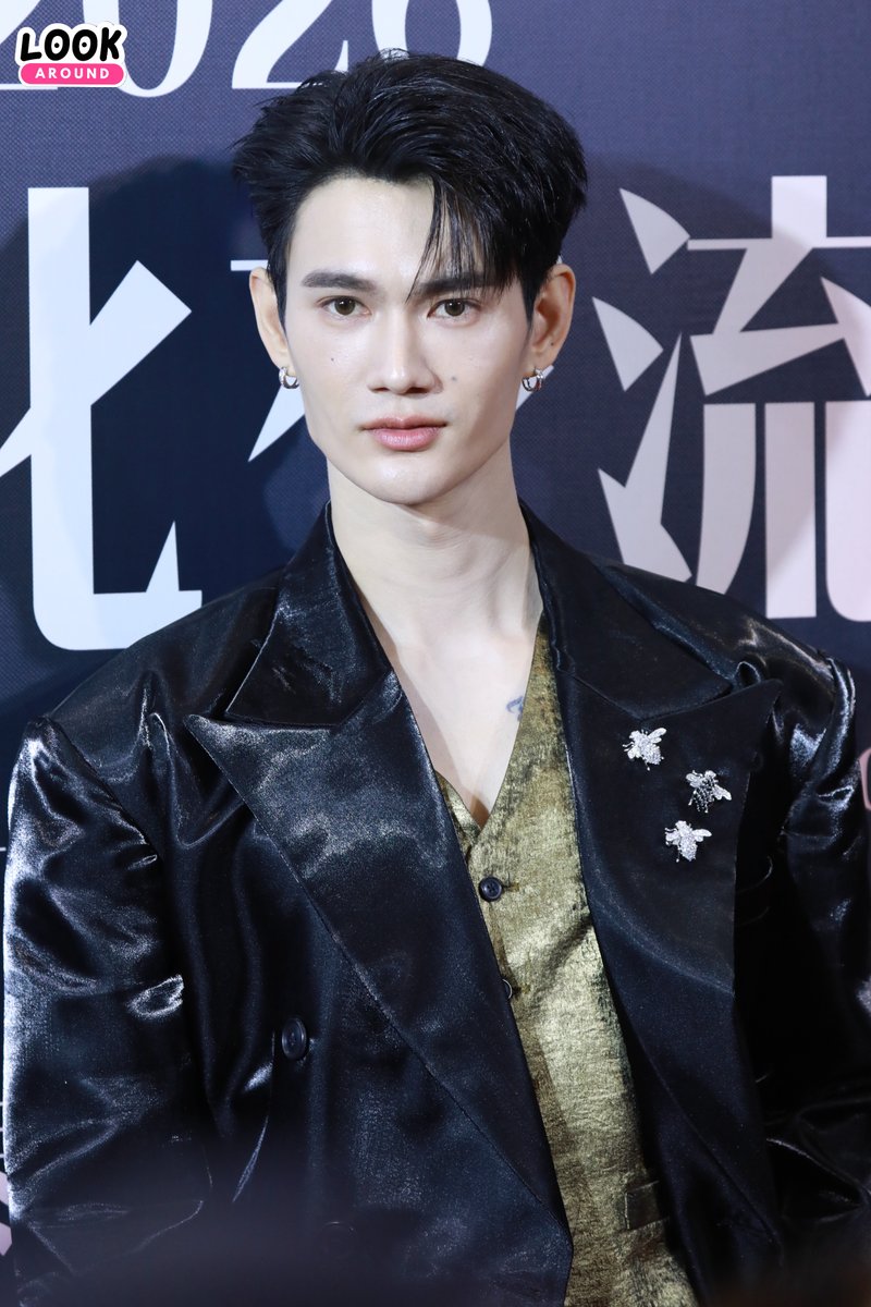 LookAround_TH's tweet photo. “พาเวล นเรศ” ร่วมเดินพรมแดงในงาน “2026 Weibo Cultural Communication Night” 🏆✨

POOHPAVEL STAR WEIBOGALA  
#WEIBOGALA2026xPoohPavel
#pavelphoom  
#WeiboGala2026 
#WeiboCulturalCommunicationNight https://t.co/Jco7bU8wao