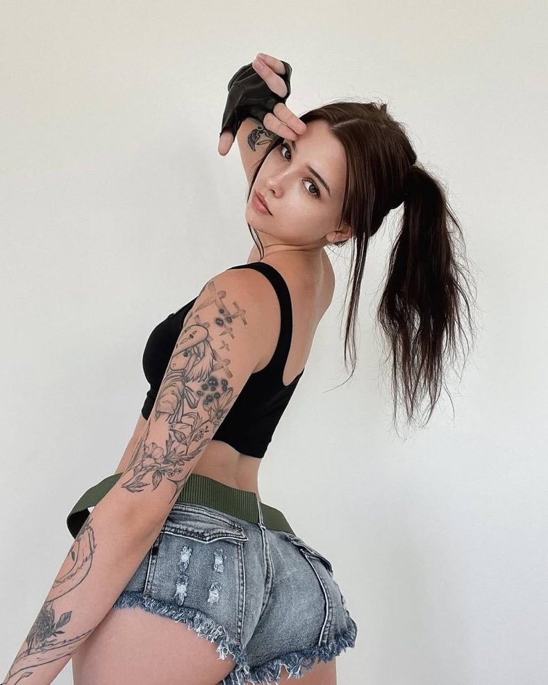 natkingl's tweet photo. Describe me in 1 word https://t.co/9HA22V2iwm