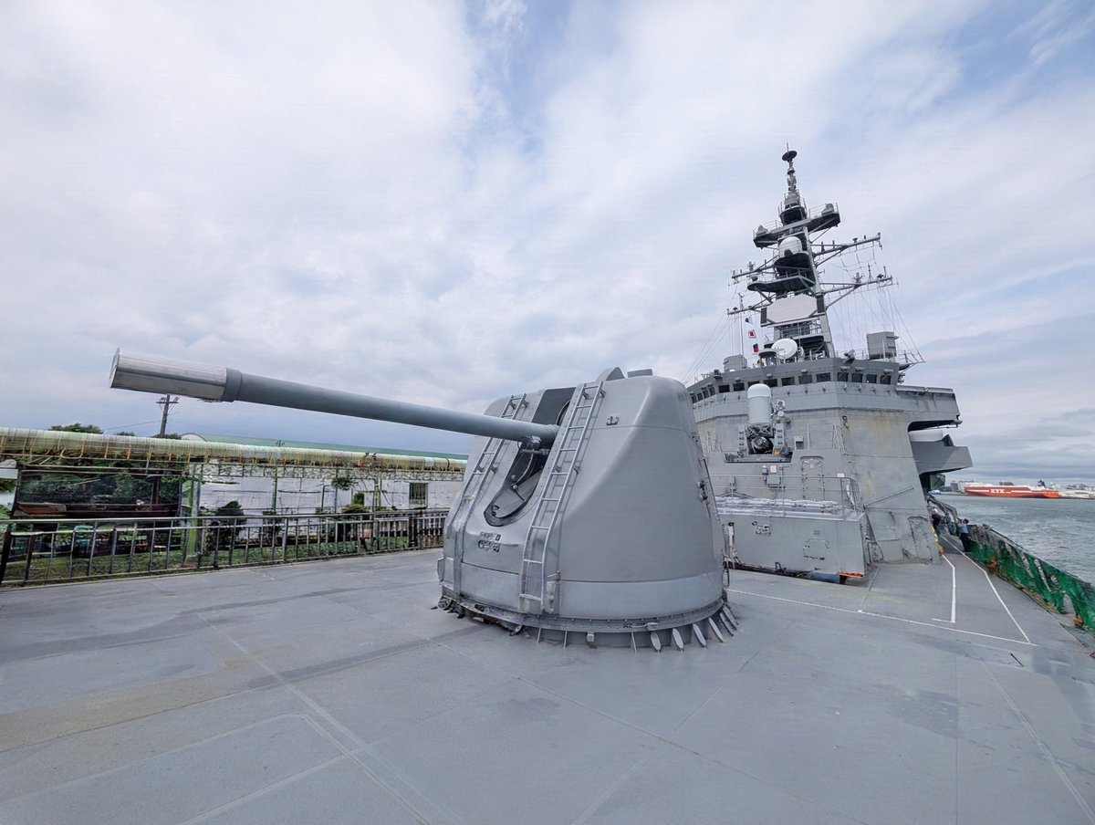 sa101974's tweet photo. 護衛艦を見にいこー👀🛳️

DD112まきなみ 4,650トン
この船もデカい🤔 https://t.co/nYuqzHAO58