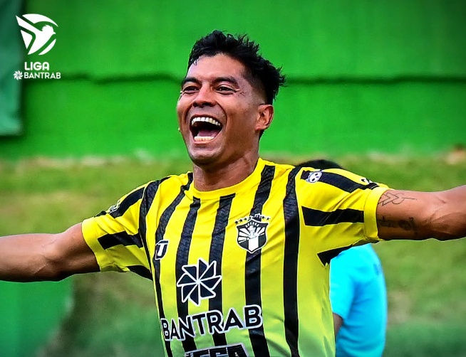 PublinewsGT's tweet photo. 🔥 Vuelven los fantasmas del pasado… Aurora humilla a Comunicaciones en el Cementos Progreso con una goleada⚽️ #Aurora #Comunicaciones #CementosProgreso
🎥 Revive los goles aquí 👉
https://t.co/225jC3Gwqd https://t.co/aXchXFdFDg