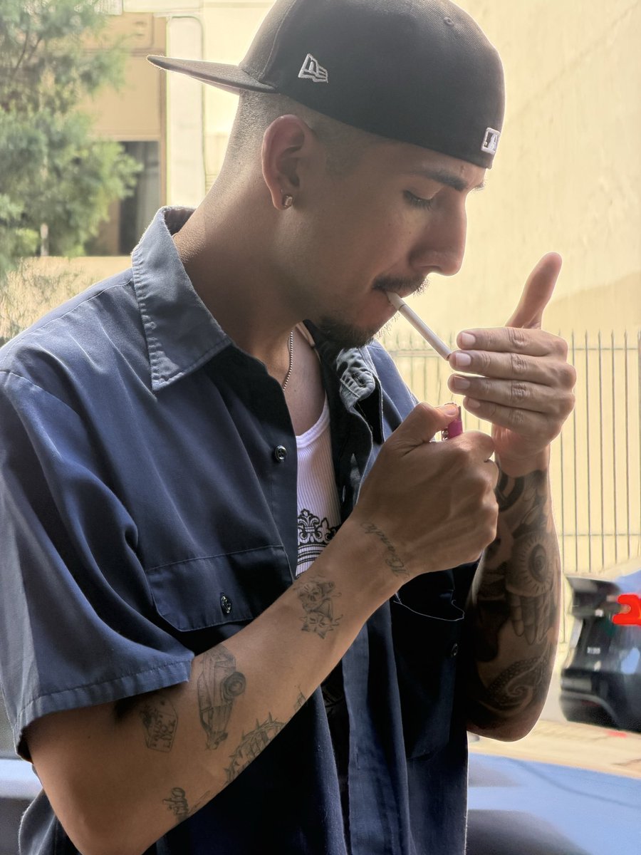 thariches's tweet photo. Smoke Break https://t.co/uQ6DltOv0V