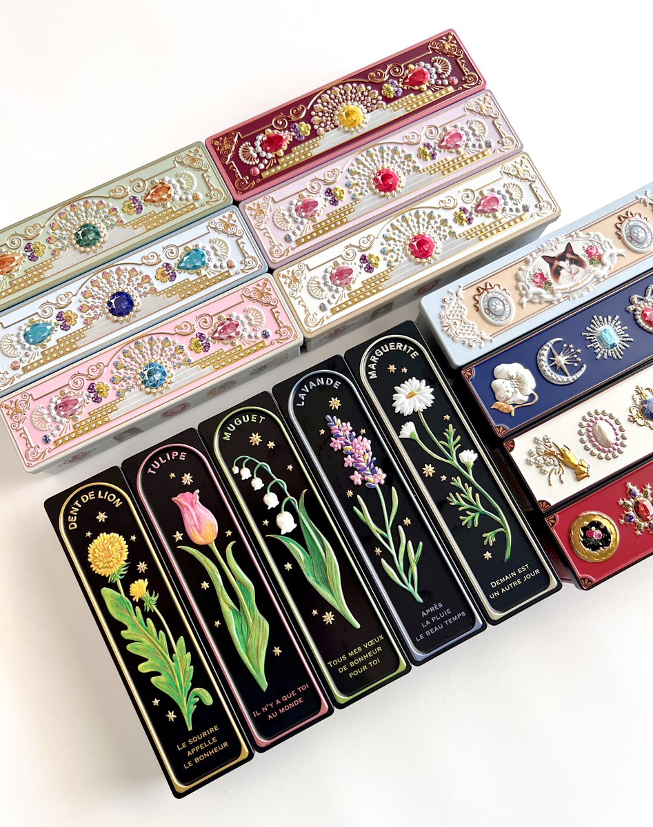 clipnotebook's tweet photo. お菓子のミカタさん
細長タイプの缶を並べてみた✨

宝塚すみれクッキーやビジュー缶、タロット缶など

食べ終わった缶は食器用洗剤で洗って水分をしっかりと拭き取り、除菌＆乾かしてから保管してる https://t.co/QcCN5o5FG8