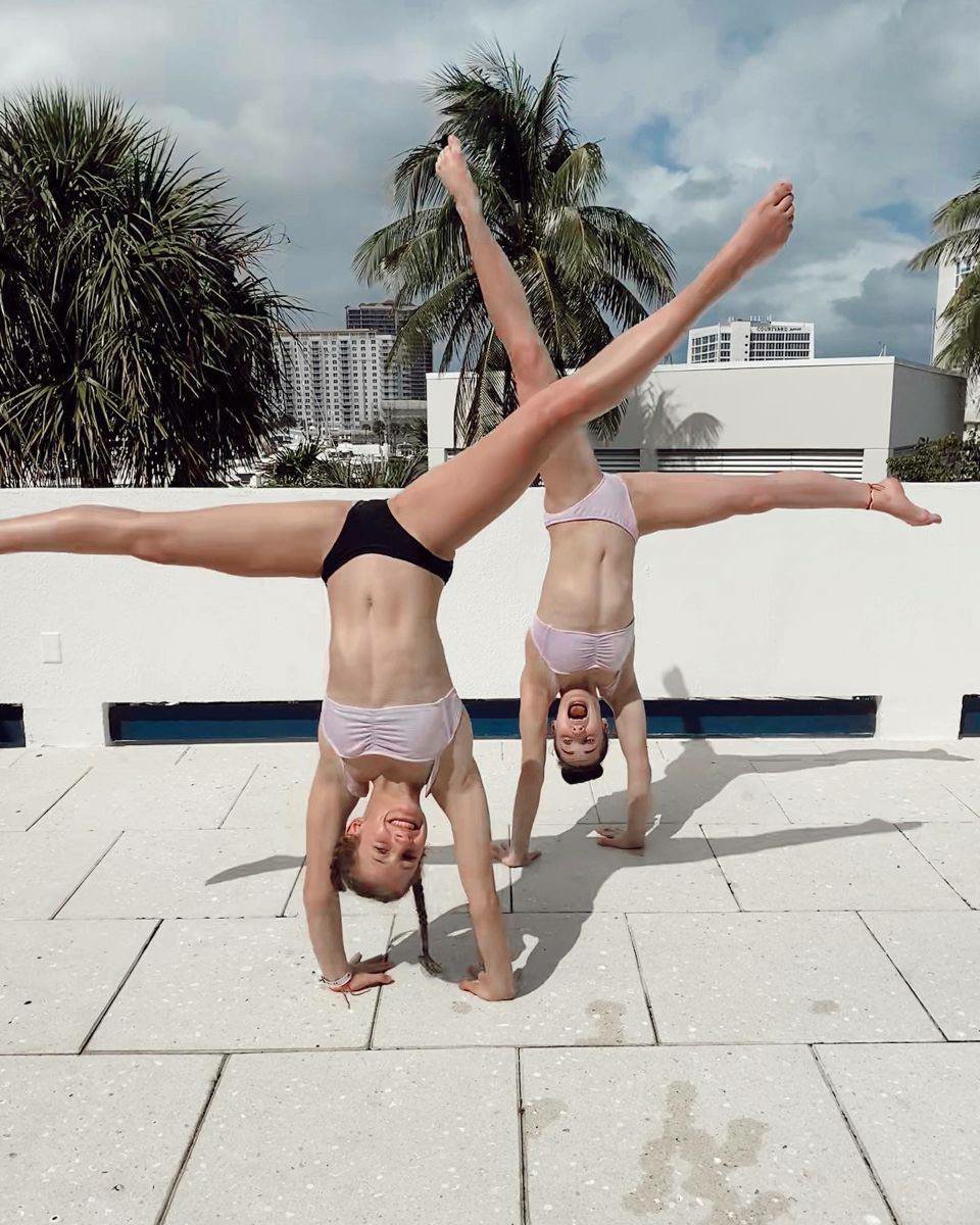 ValNavarreteB's tweet photo. i fear we snapped ✨
this choreo was a whole moment 🤩🤩
link 🔗 in my bio 💖

#teenagegirls https://t.co/Fb0yBc4wEF