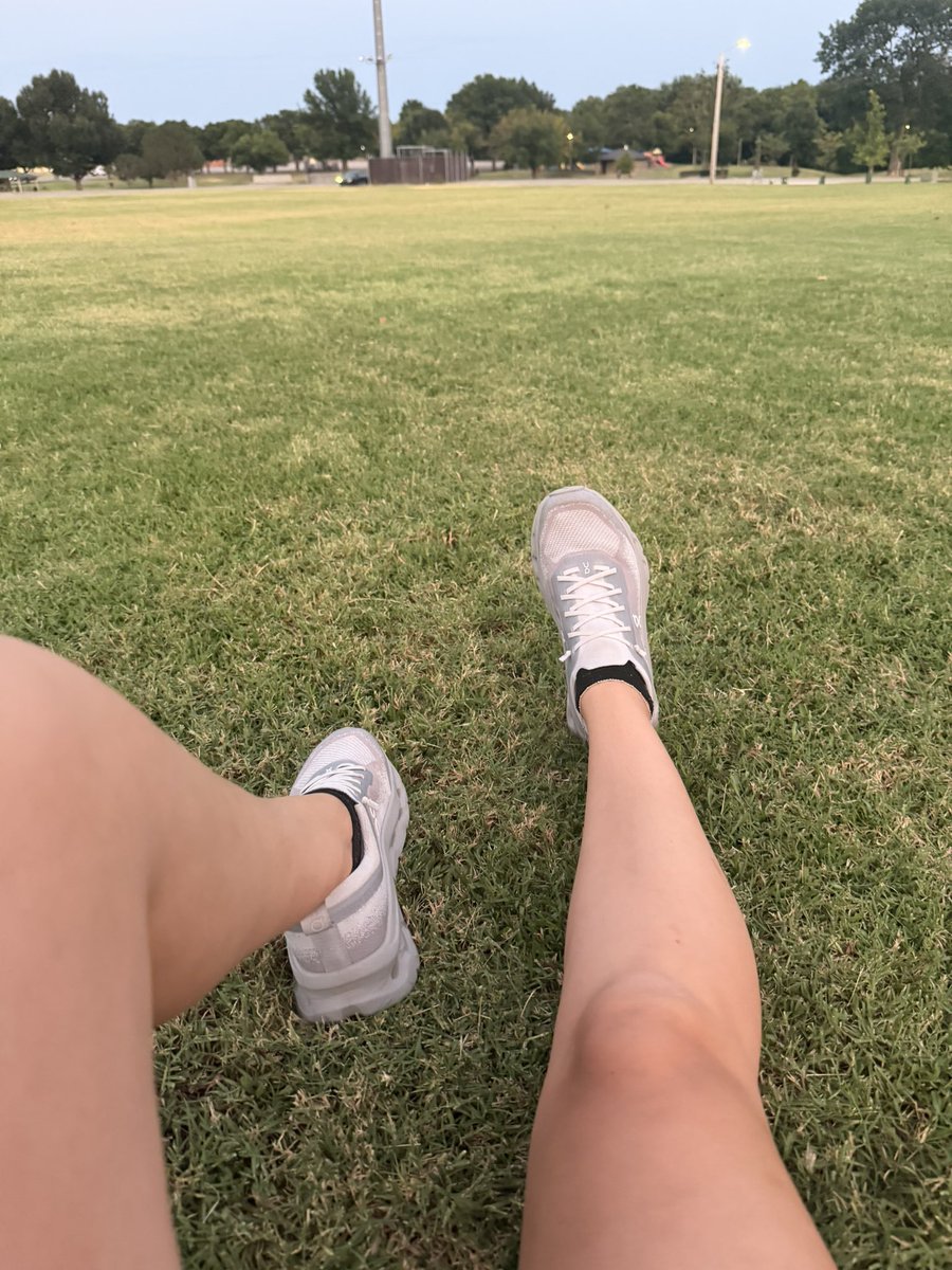 n0tinthislife's tweet photo. I can’t get over how hot it’s been 😭😭 https://t.co/BC4Xjhn3uq