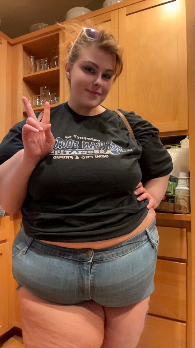 Softie_lexie's tweet photo. I’m so cute 🥰 https://t.co/HQ9fOS2rjl