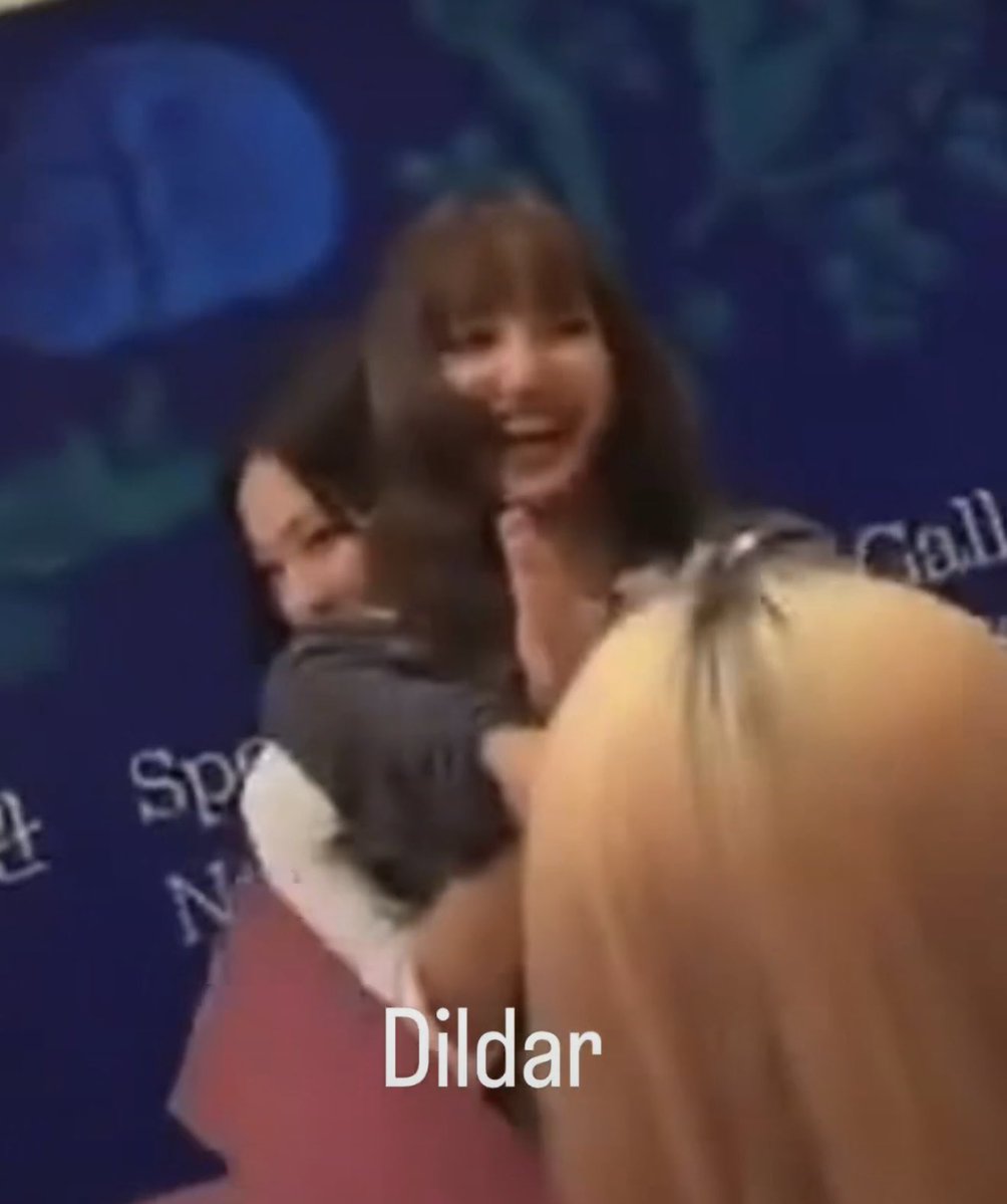 jstbpstff's tweet photo. them: why aren't jennie and lisa interacting with each other? it's so awkward, they're probably not okay

jenlisa: https://t.co/ZjDigNviqn