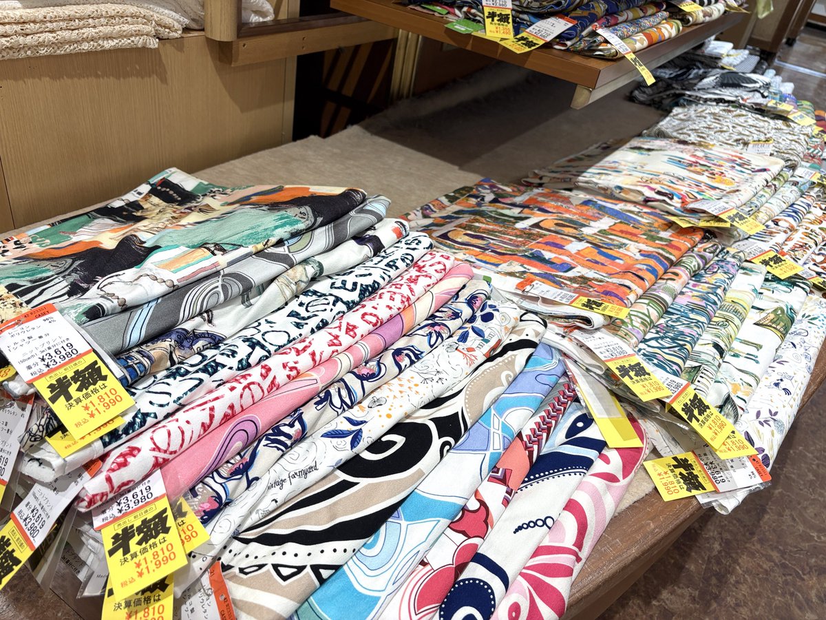 otsukayanetshop's tweet photo. 麻も、ニットも、レース生地も！
大塚屋の決算大処分、
上質生地もお買い得です🙌
(大塚屋2階特選生地コーナー) https://t.co/Y5ozZSLELd