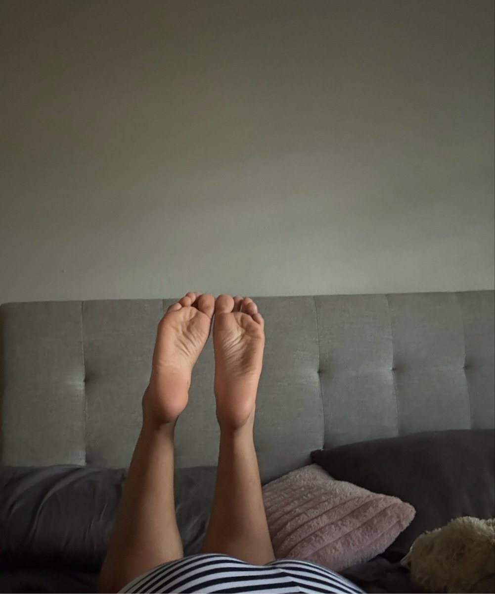 LavenderSheep05's tweet photo. Which one’s your favorite? 👀🦶🏻#feetworshi̇p #feetfinder https://t.co/9ezu3hjlSe