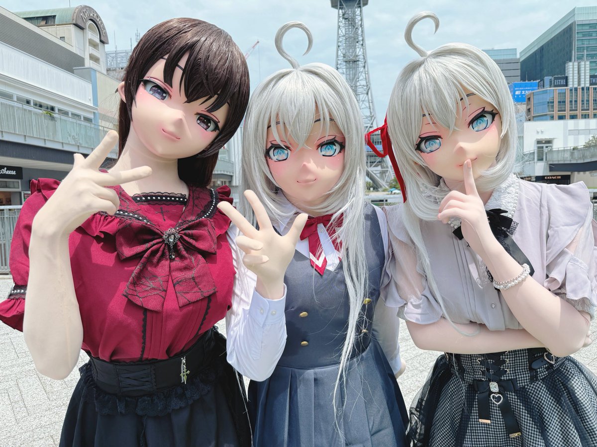 sezuna1168's tweet photo. コスサミのロシデレ💕

真ん中のアーリャさんのマスター：???
內臟代理：@kurosunagi 
Thanks:@kig_Takan0 
#コスサミ2026
#ロシデレ
#kigurumi https://t.co/pRG6bncfFt