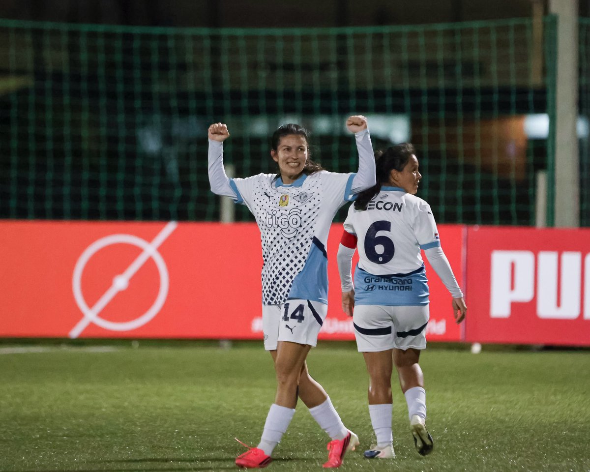 APFfutbolFEM's tweet photo. ⏱️ 90’

➕ Tiempo cumplido, se juegan 4’ más. 

➡️ @LibertadFutFem 2
➡️ @CST_1935 0

🗓️ Campeonato Anual - Fecha 16

#APFfútbolFEM 🏃‍♀️
#FútbolFEM2026 🇵🇾 https://t.co/rFYISSBU7X